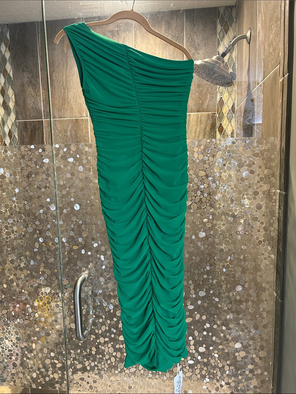 Elegant One-Shoulder Ruched Green Midi Dress